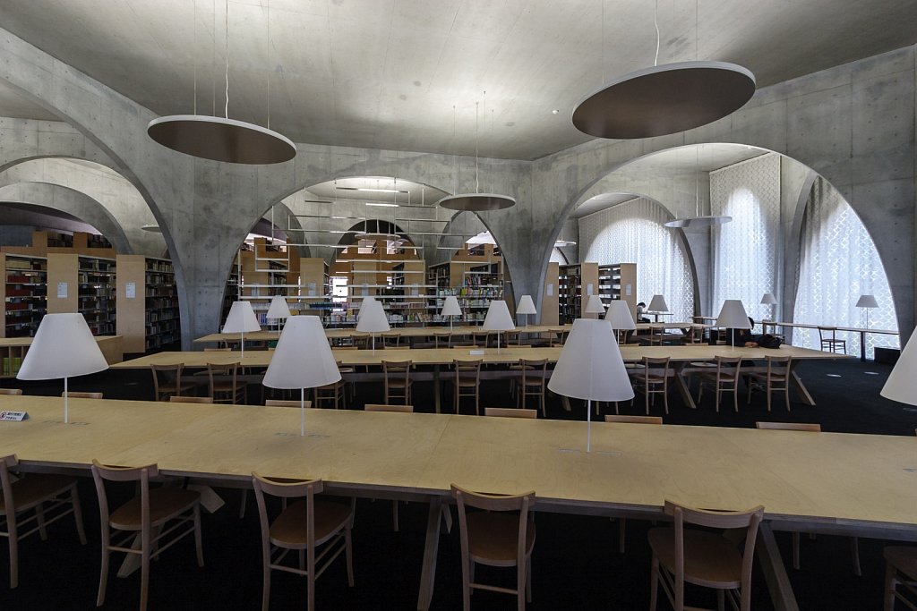 Tama Art University Library