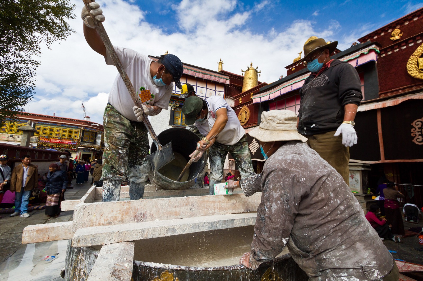 workers at Jokhang Temple